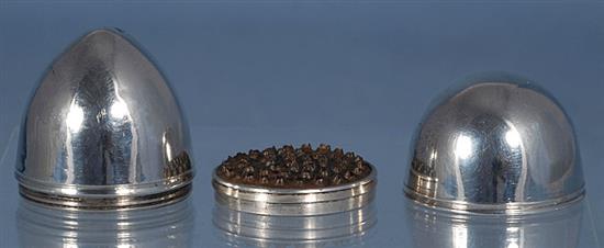 A George III silver nutmeg grater, by Samuel Massey, Length: 50mm.